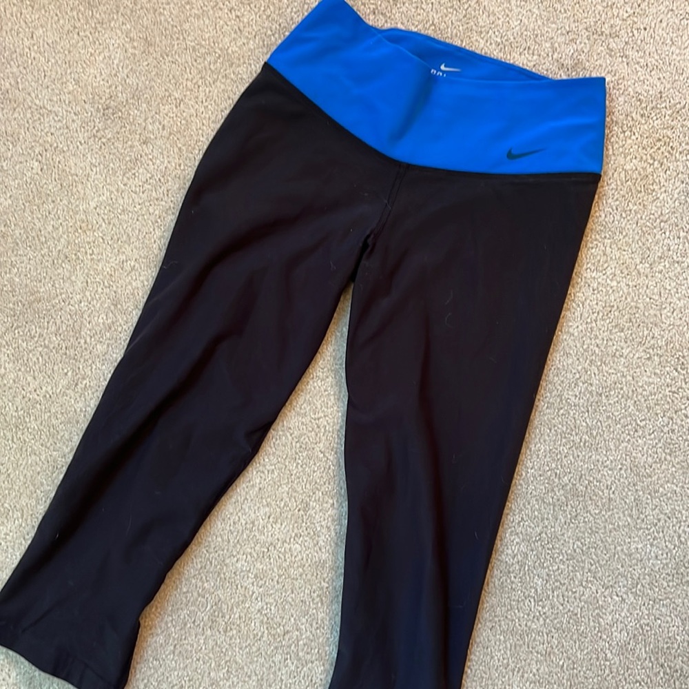 Nike dri fit leggings three quarters length, size xs